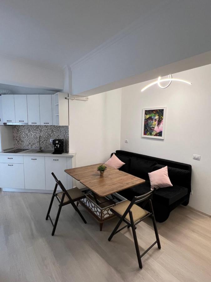 Kitty Studio Sunset Lake Appartement Mamaia Buitenkant foto