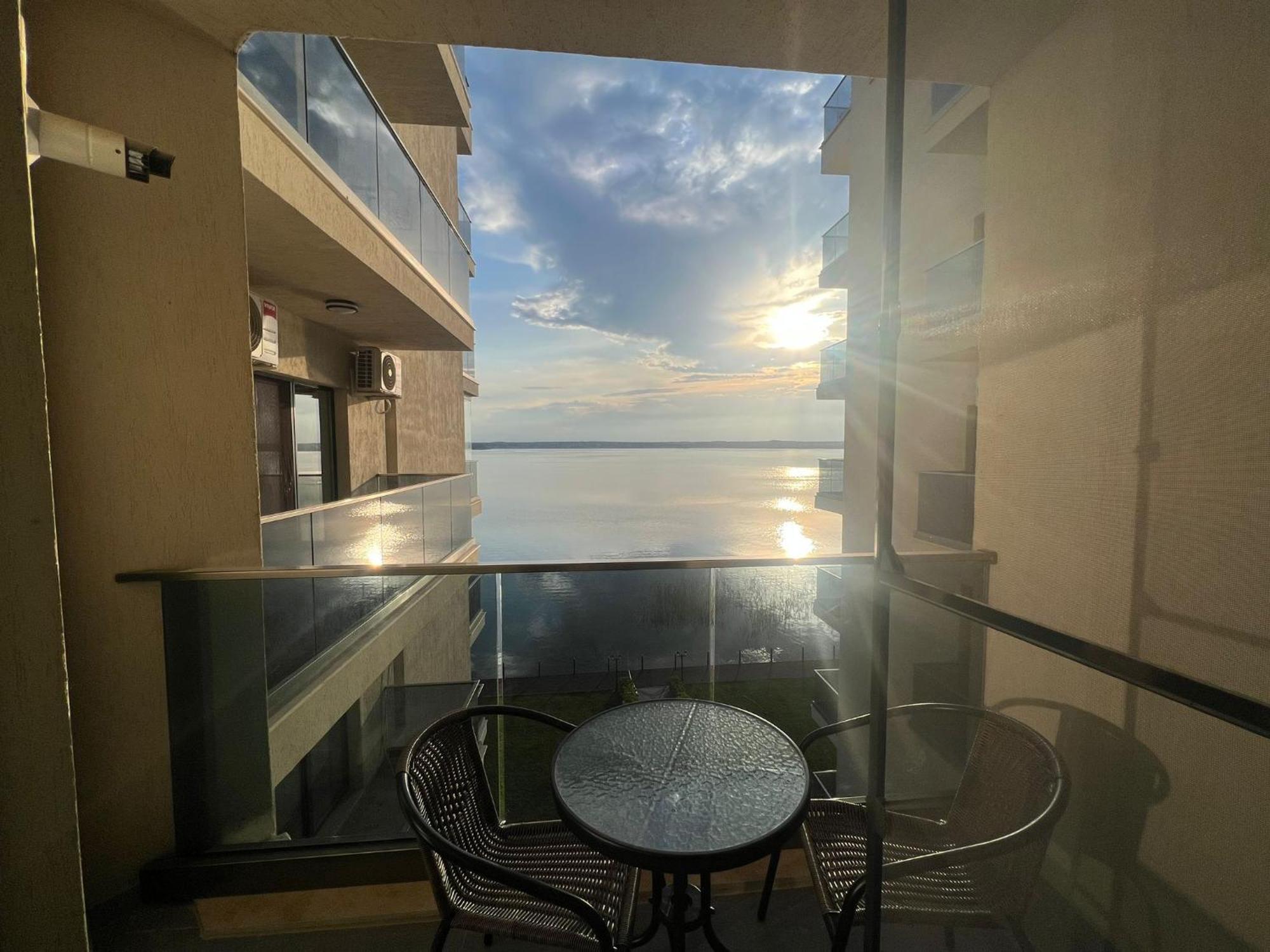 Kitty Studio Sunset Lake Appartement Mamaia Buitenkant foto