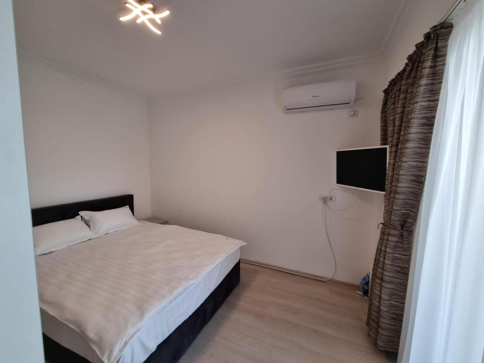 Kitty Studio Sunset Lake Appartement Mamaia Buitenkant foto