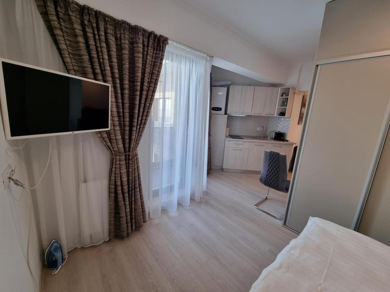 Kitty Studio Sunset Lake Appartement Mamaia Buitenkant foto