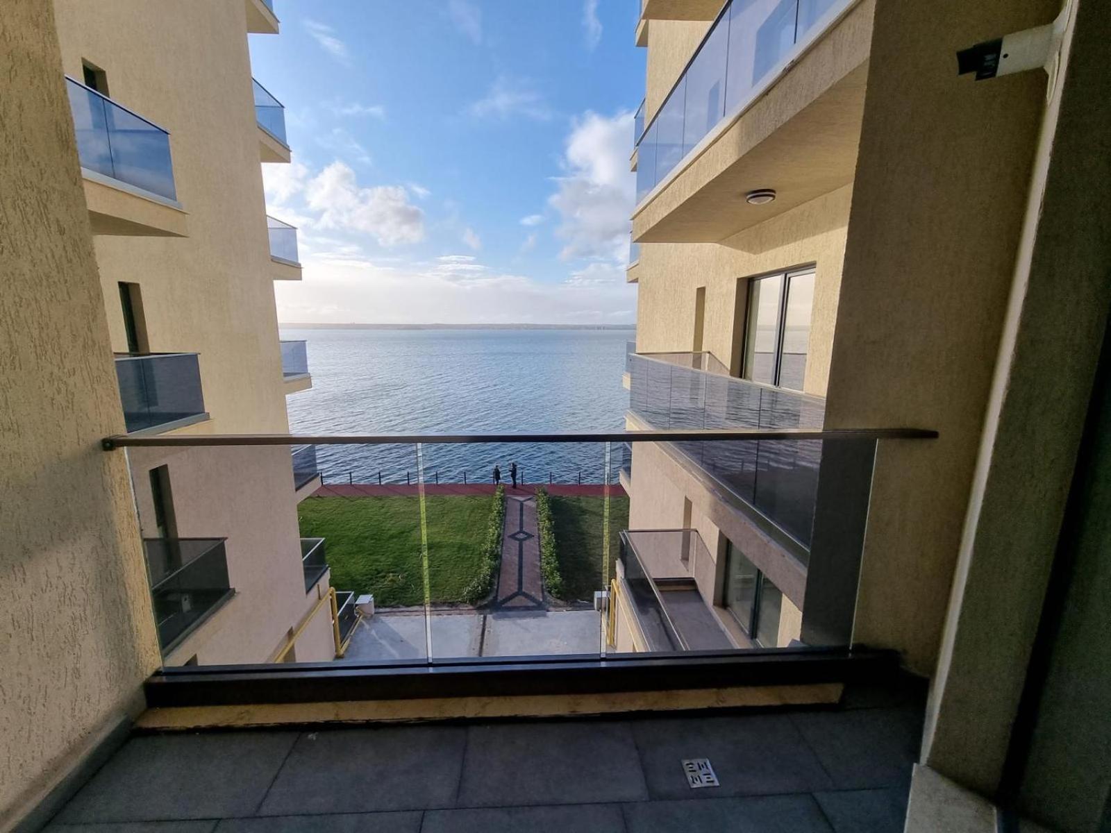 Kitty Studio Sunset Lake Appartement Mamaia Buitenkant foto